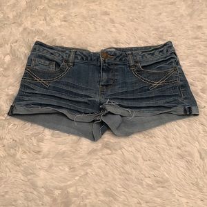 So denim shorts size 7